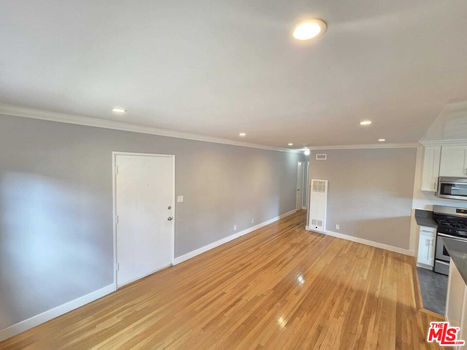 5329 Vantage Ave Unit: 3