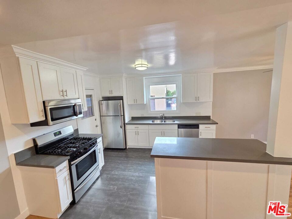 5329 Vantage Ave Unit: 3