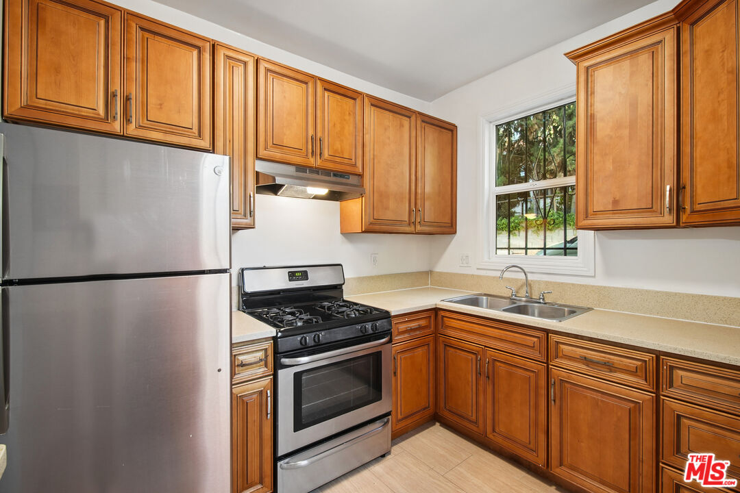 1267 Vin Scully Ave Unit: 9