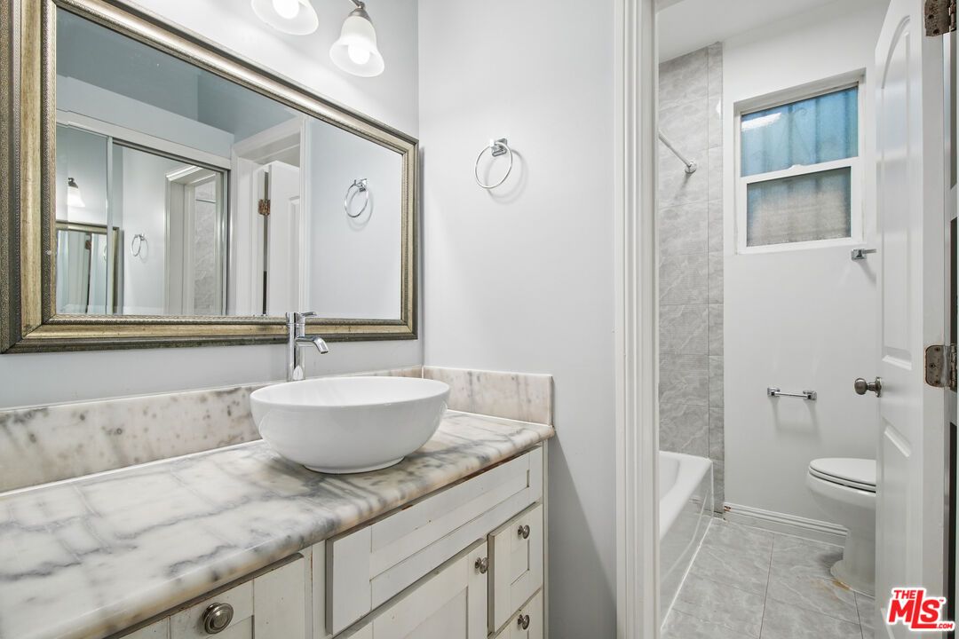 1267 Vin Scully Ave Unit: 9