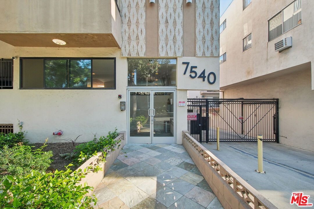 7540 Hampton Unit: 202