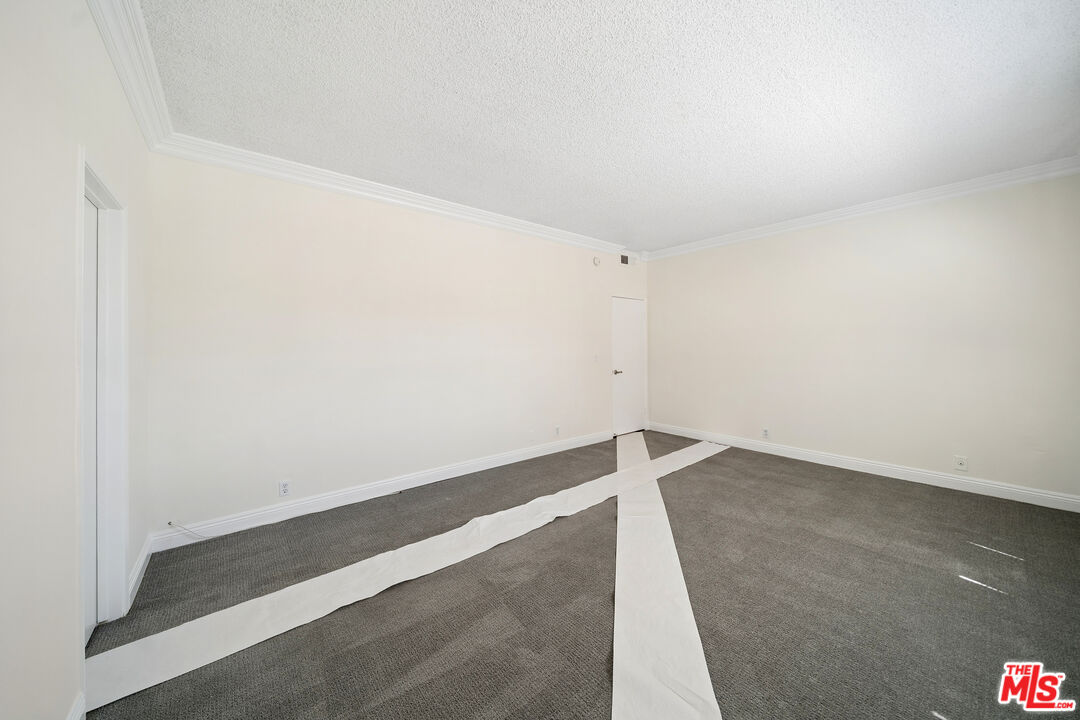 333 S Elm Dr Unit: 202