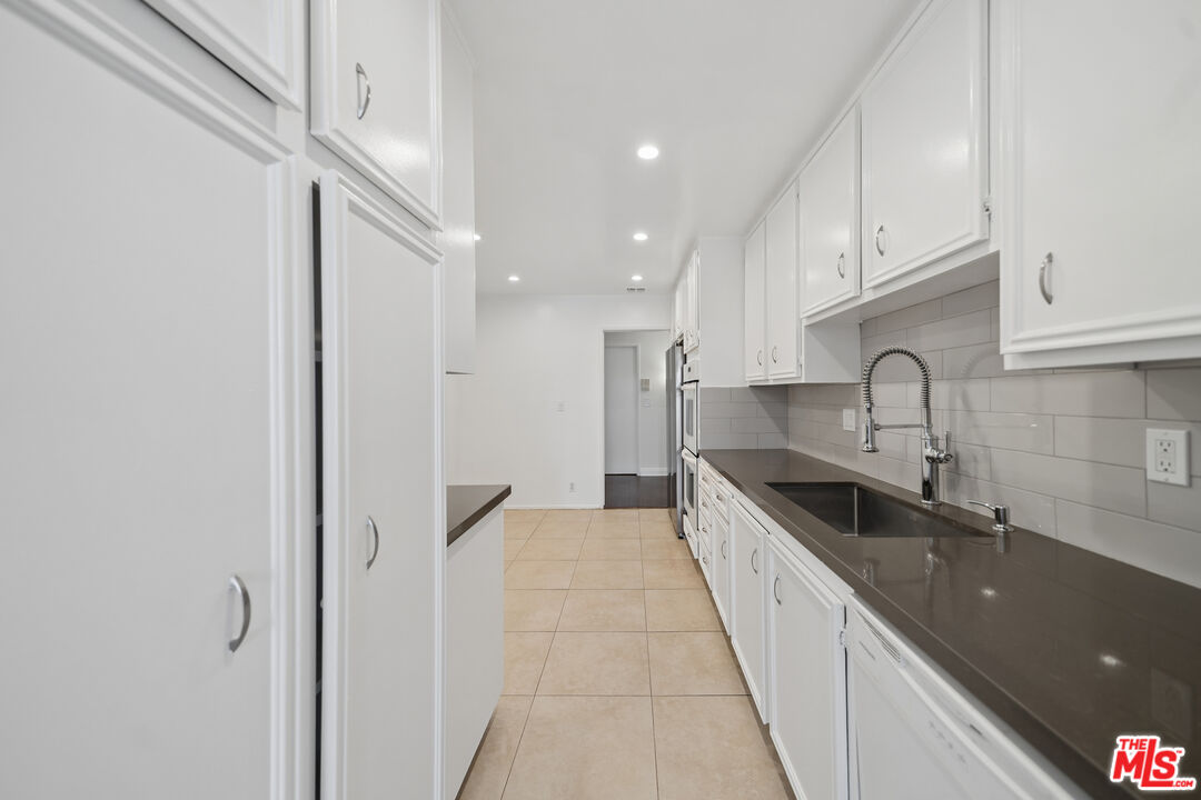 333 S Elm Dr Unit: 202