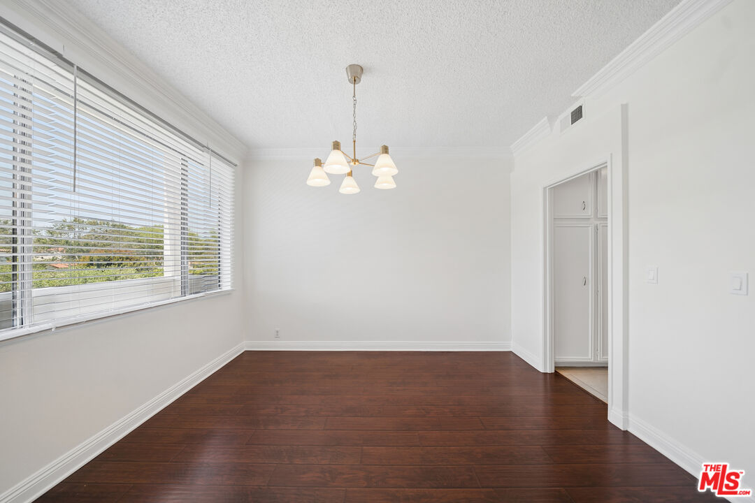 333 S Elm Dr Unit: 202