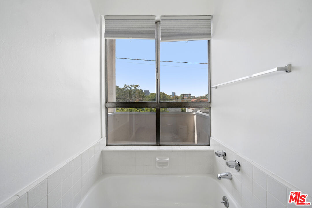 333 S Elm Dr Unit: 202