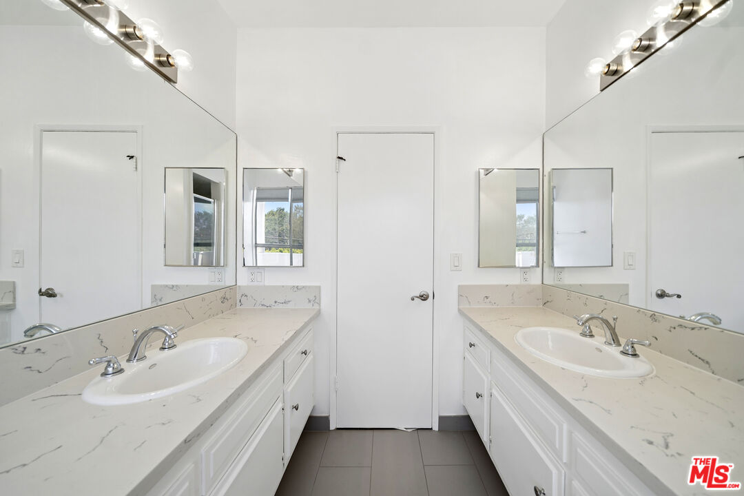 333 S Elm Dr Unit: 202