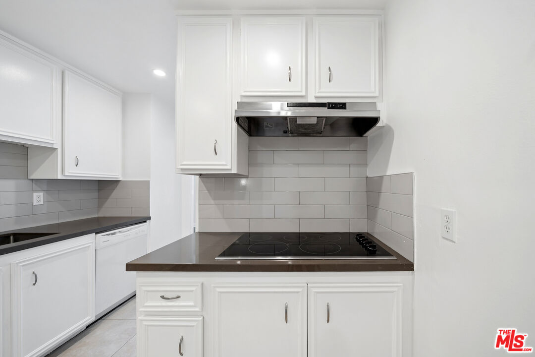 333 S Elm Dr Unit: 202