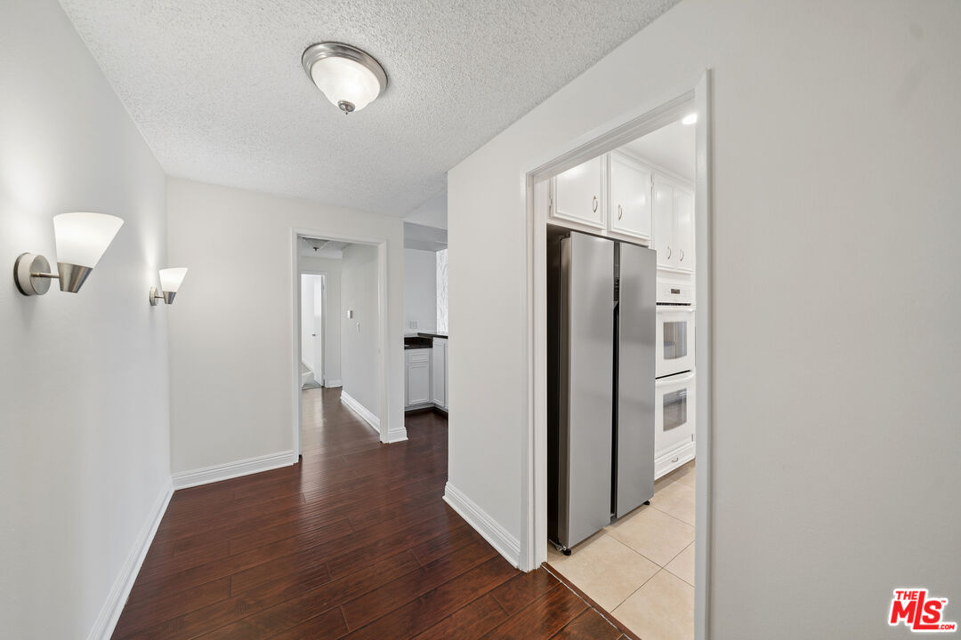 333 S Elm Dr Unit: 202
