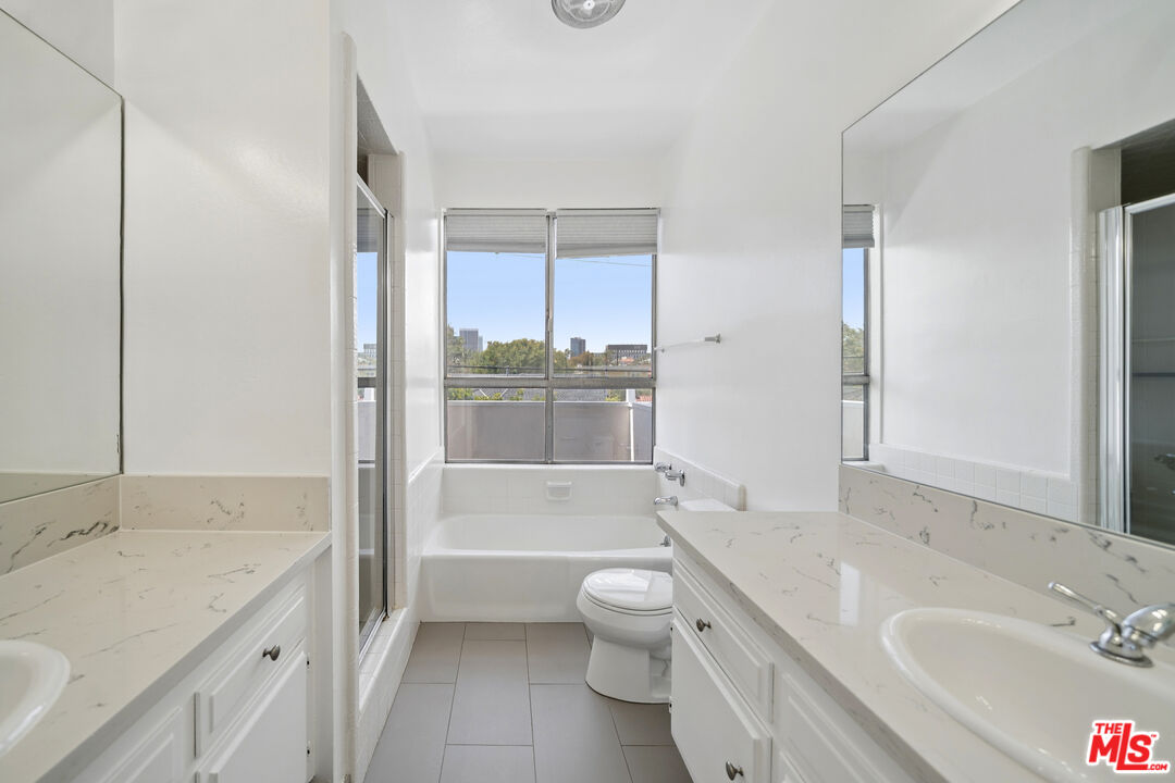 333 S Elm Dr Unit: 202