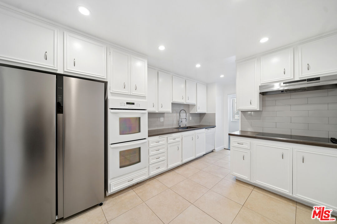 333 S Elm Dr Unit: 202