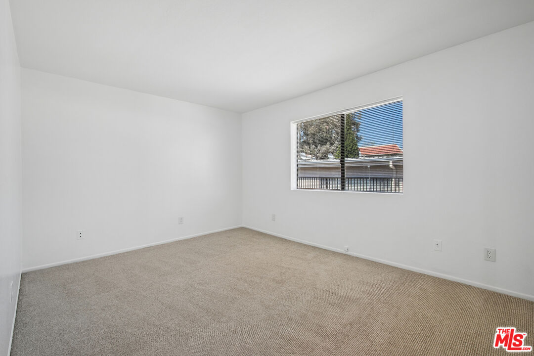 11924 Mayfield Ave Unit: 5