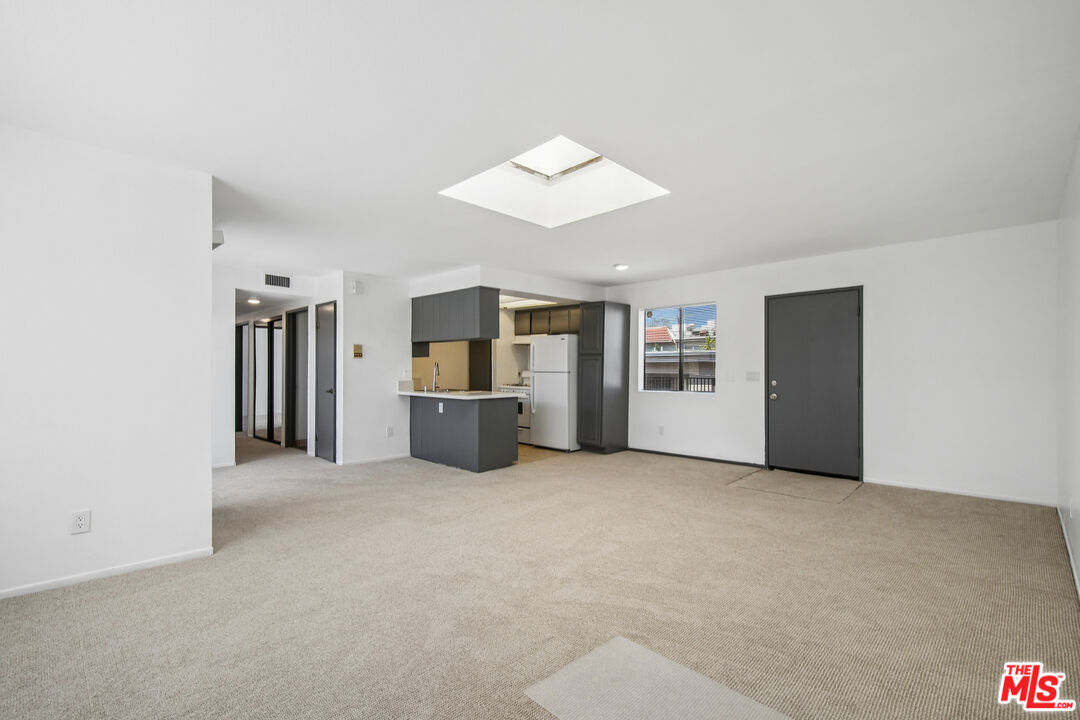 11924 Mayfield Ave Unit: 5