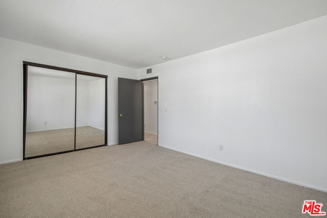 11924 Mayfield Ave Unit: 5