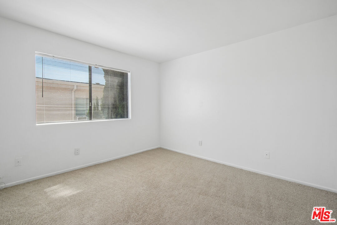 11924 Mayfield Ave Unit: 5