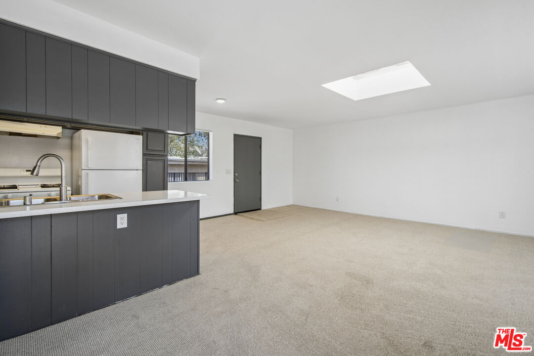 11924 Mayfield Ave Unit: 5