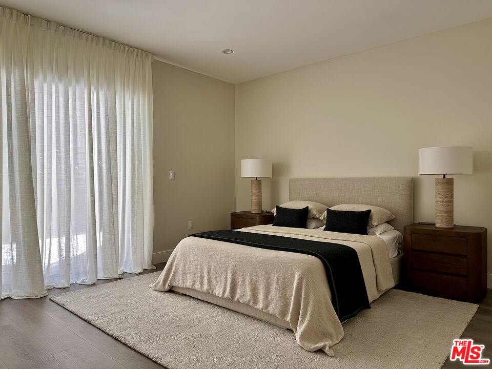 1223 N Hayworth Ave Unit: 2