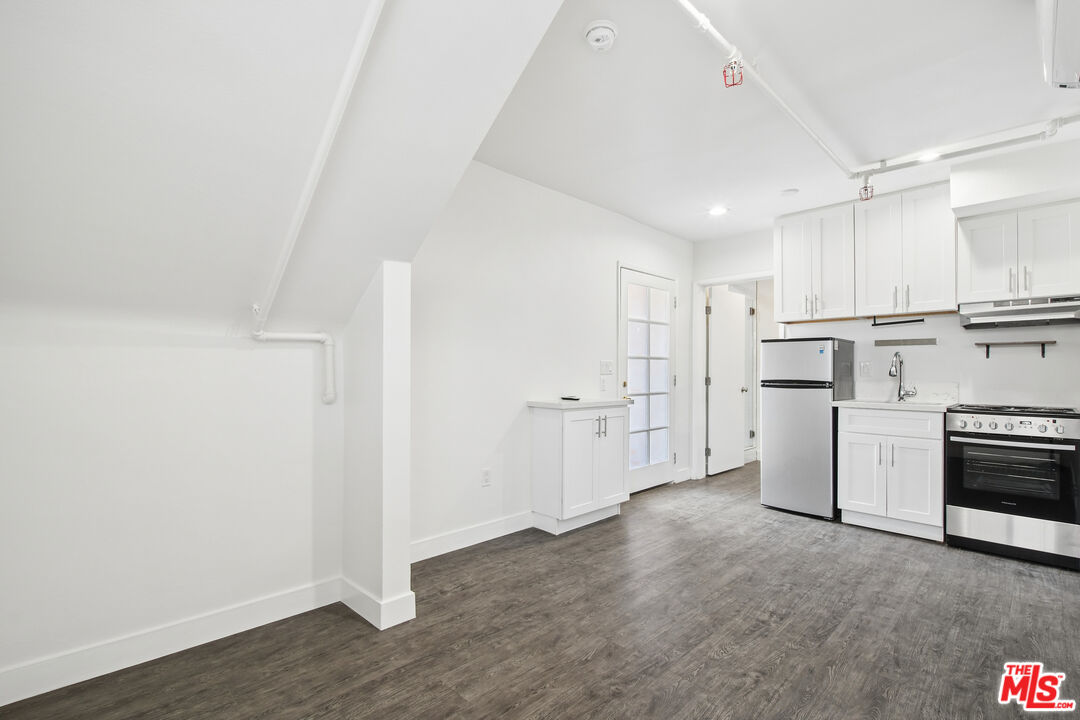 9221 Alcott St Unit: 4