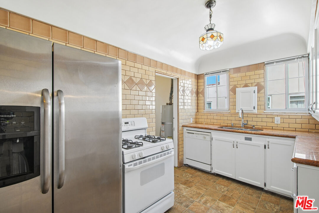 9221 Alcott St Unit: 2