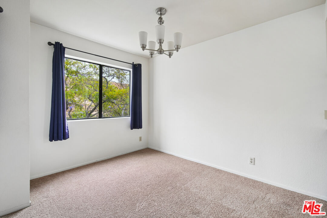 1519 N Martel Ave Unit: 202