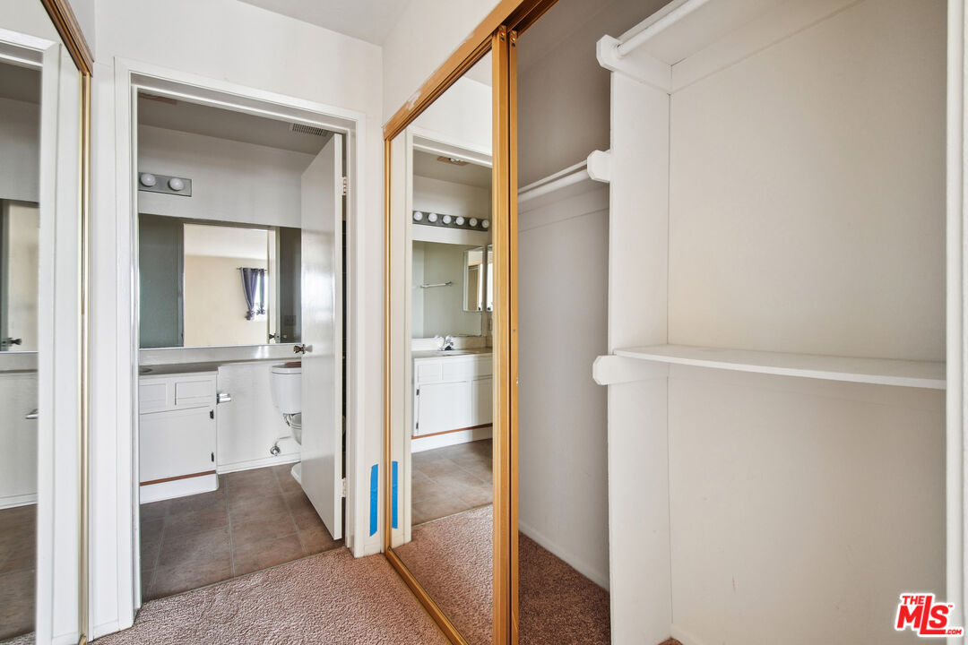 1519 N Martel Ave Unit: 202