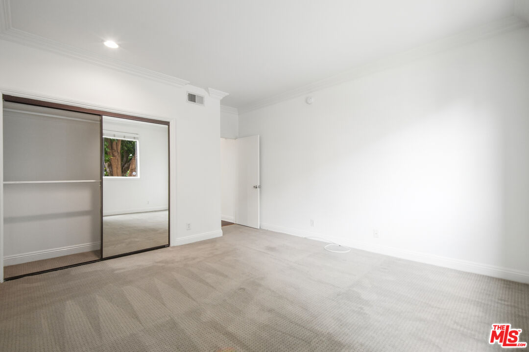 8865 Alden Dr Unit: 101