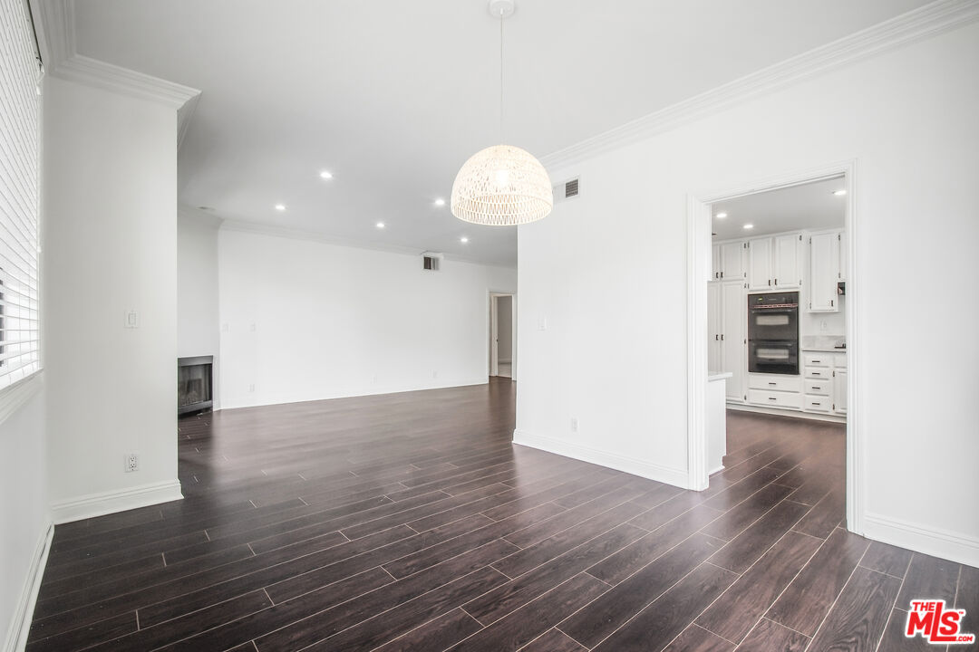8865 Alden Dr Unit: 101