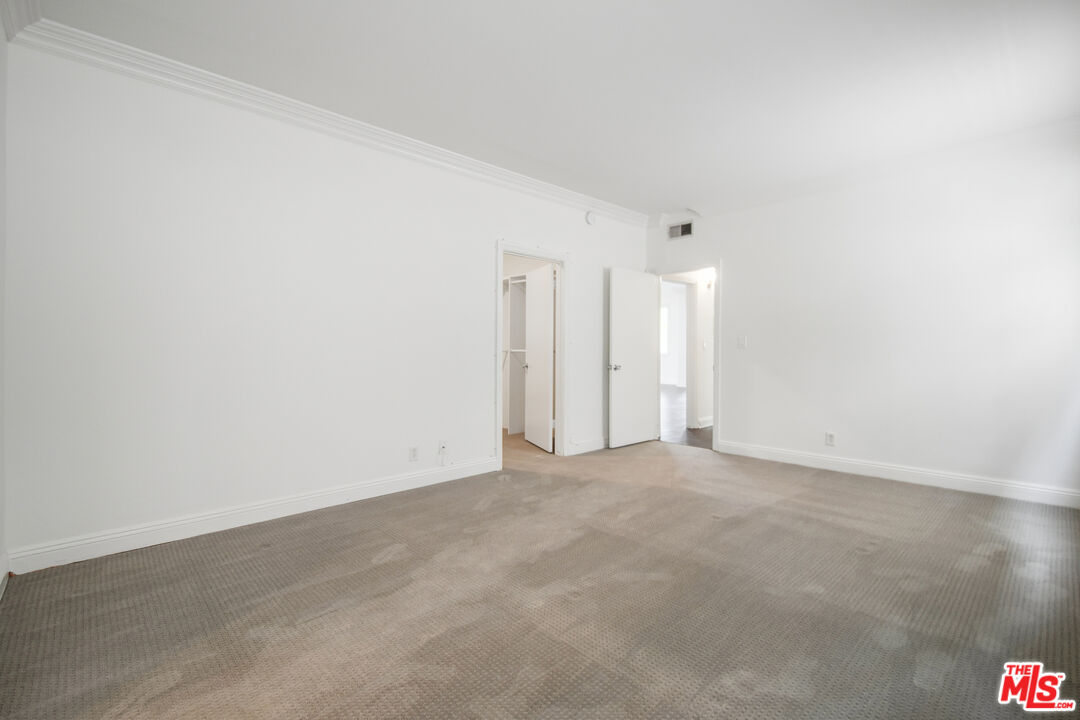 8865 Alden Dr Unit: 101
