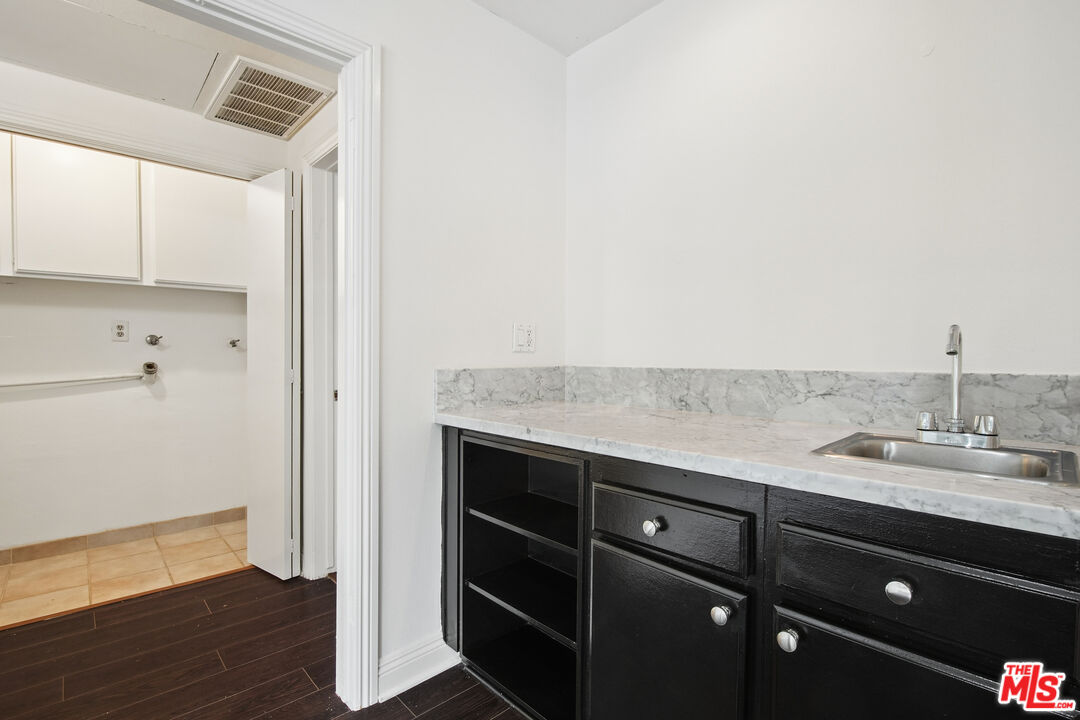 8865 Alden Dr Unit: 101