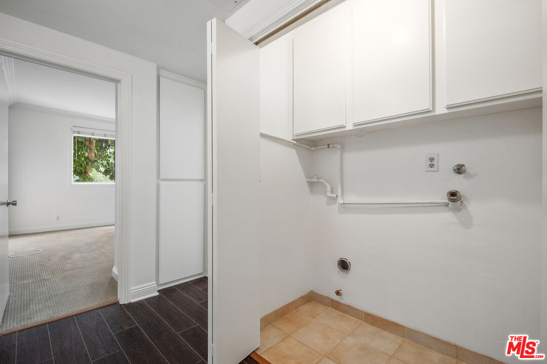 8865 Alden Dr Unit: 101
