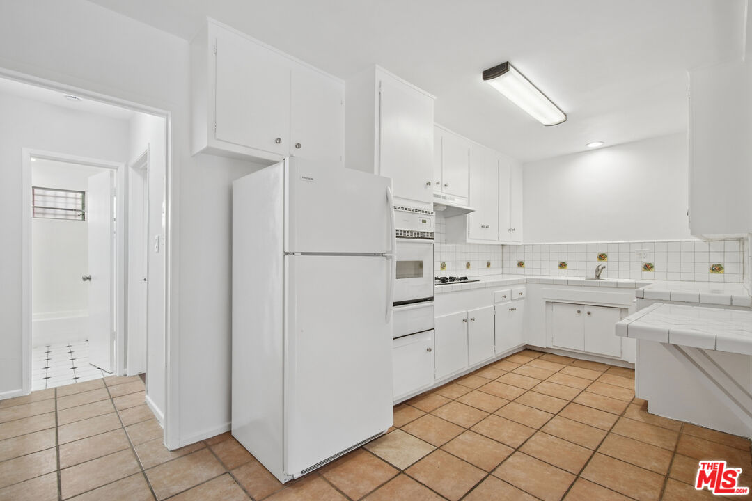 6153 Lexington Ave Unit: 29