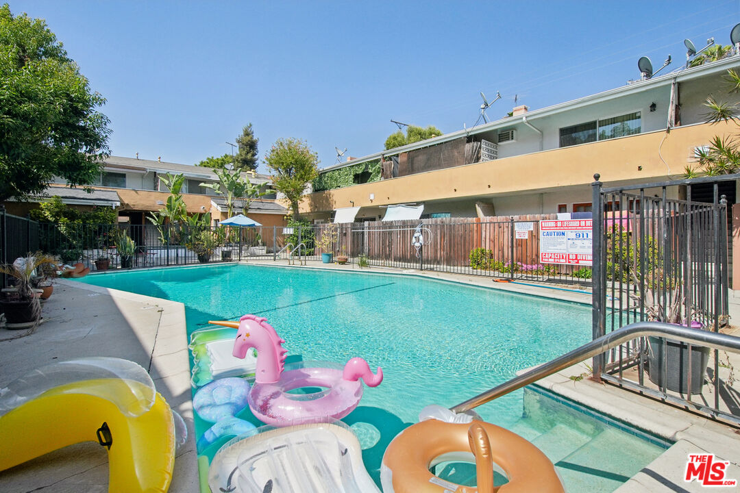 6153 Lexington Ave Unit: 29