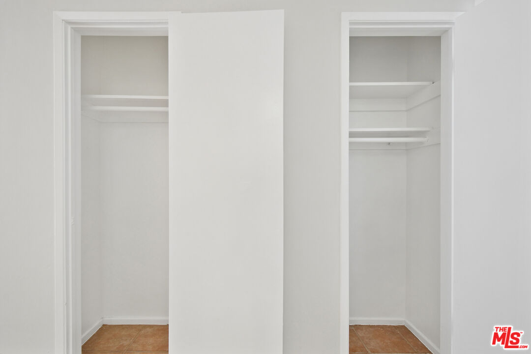6153 Lexington Ave Unit: 29