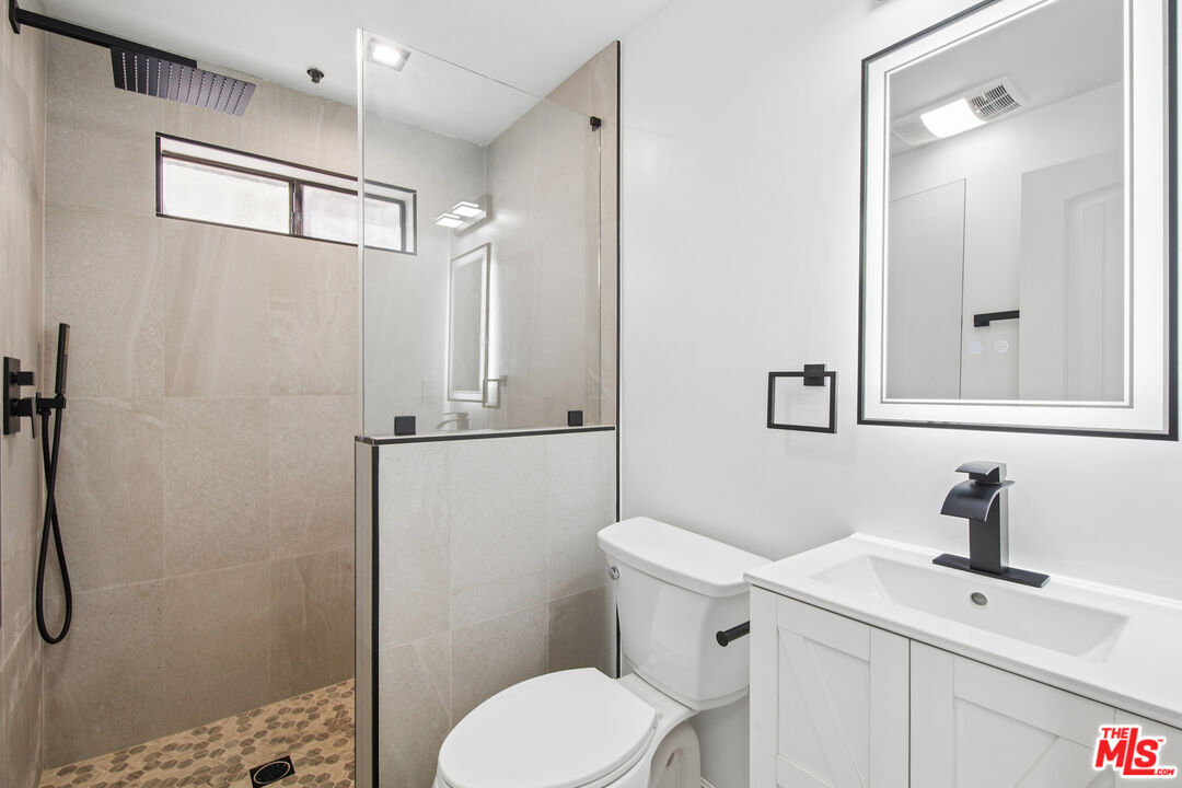 852 N Bunker Hill Ave Unit: 105