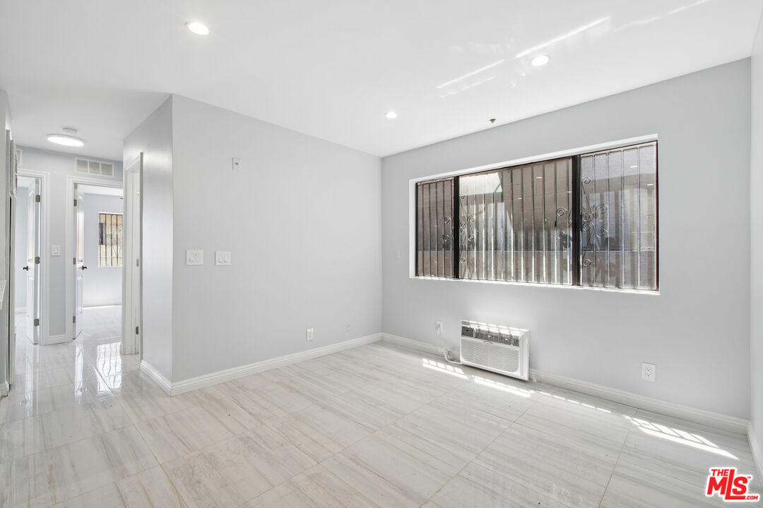 852 N Bunker Hill Ave Unit: 105