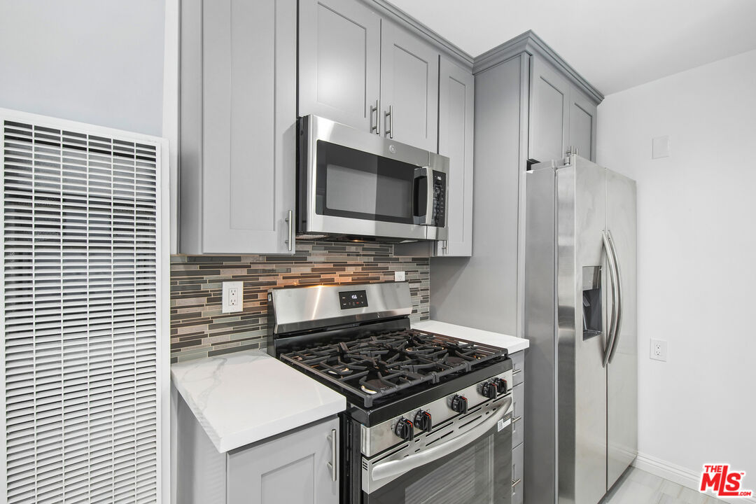 852 N Bunker Hill Ave Unit: 105