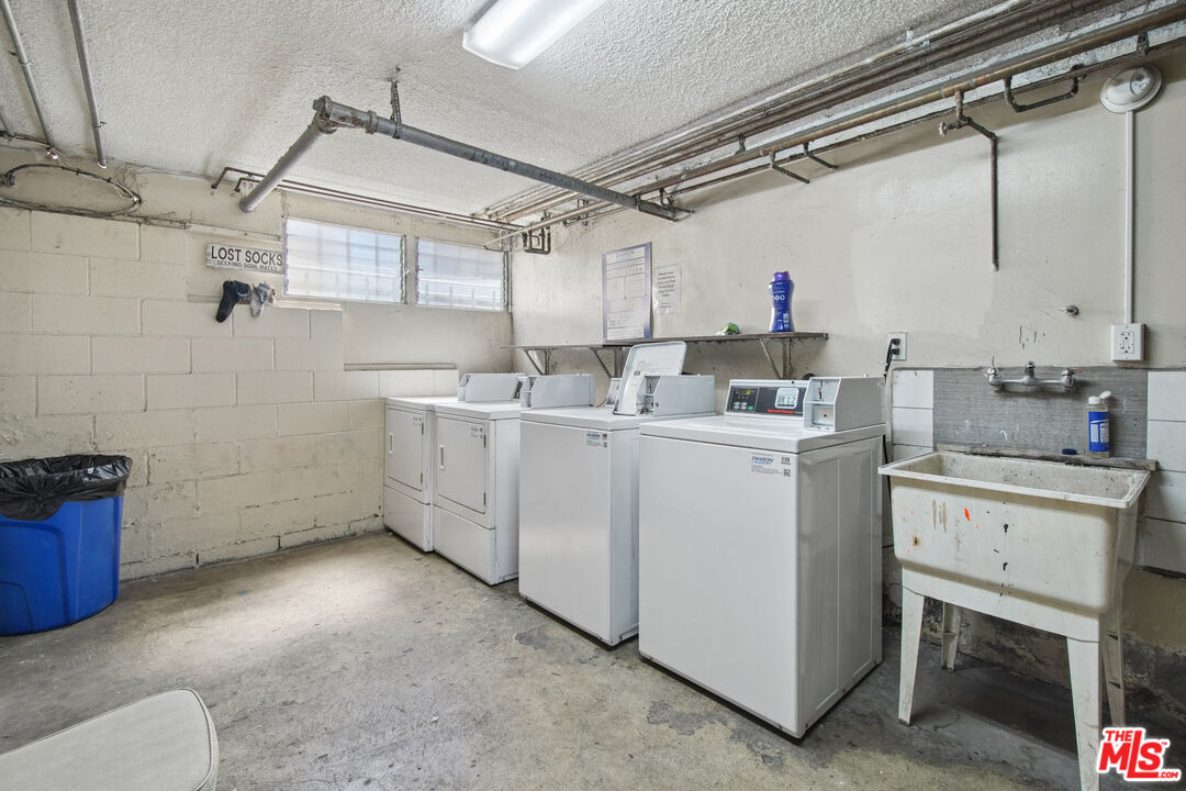 400 S Occidental Blvd Unit: 18