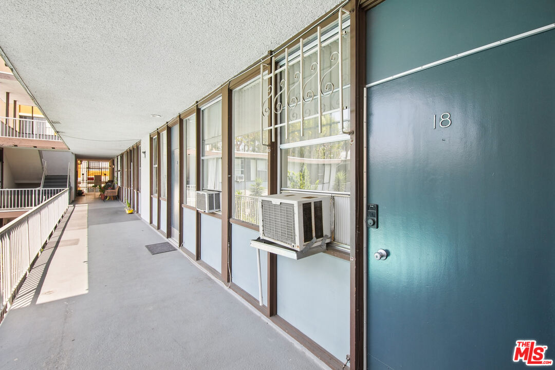 400 S Occidental Blvd Unit: 18