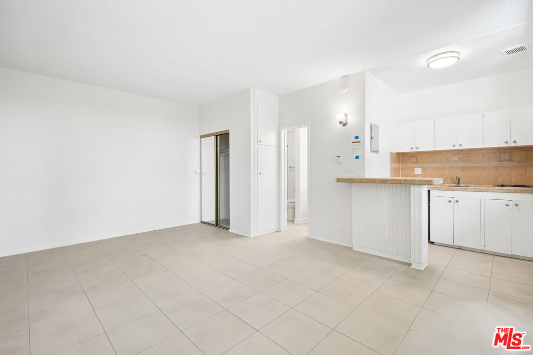 400 S Occidental Blvd Unit: 18