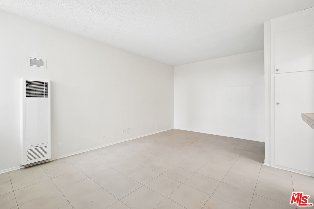 400 S Occidental Blvd Unit: 18