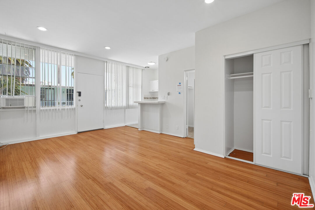 400 S Occidental Blvd Unit: 19