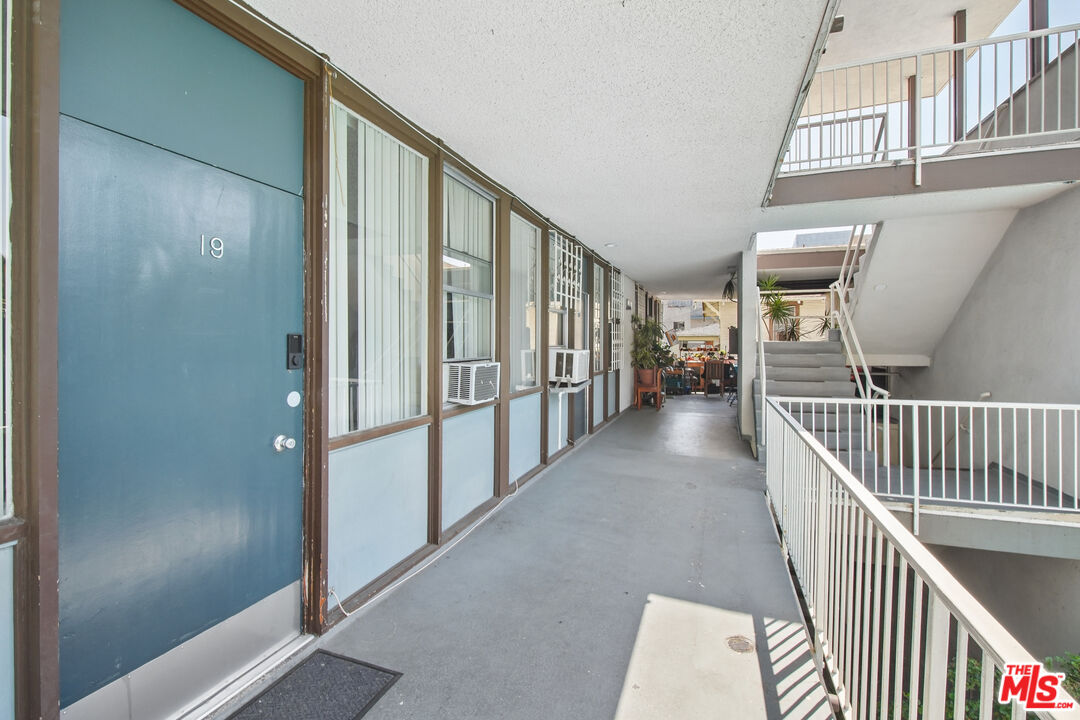 400 S Occidental Blvd Unit: 19