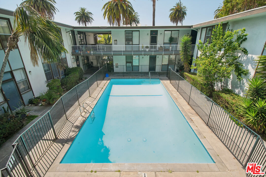 400 S Occidental Blvd Unit: 19