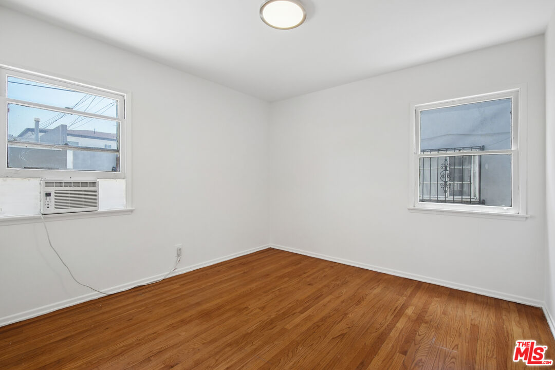 1138 S Sherbourne Dr Unit: 3