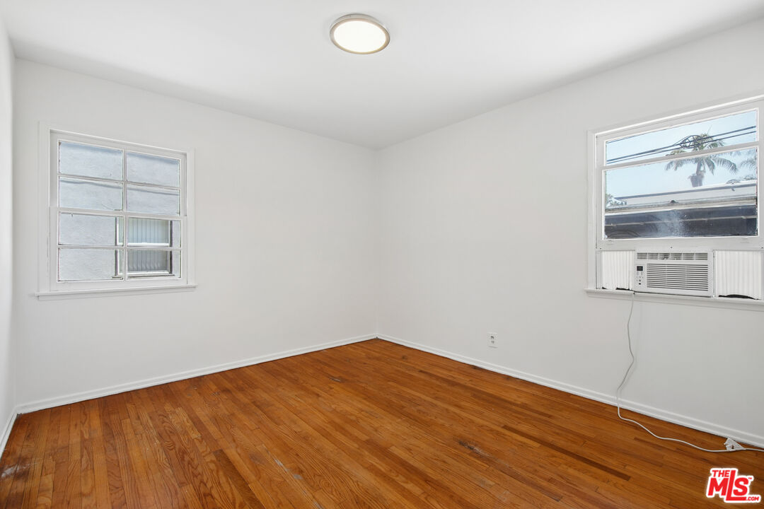 1138 S Sherbourne Dr Unit: 3