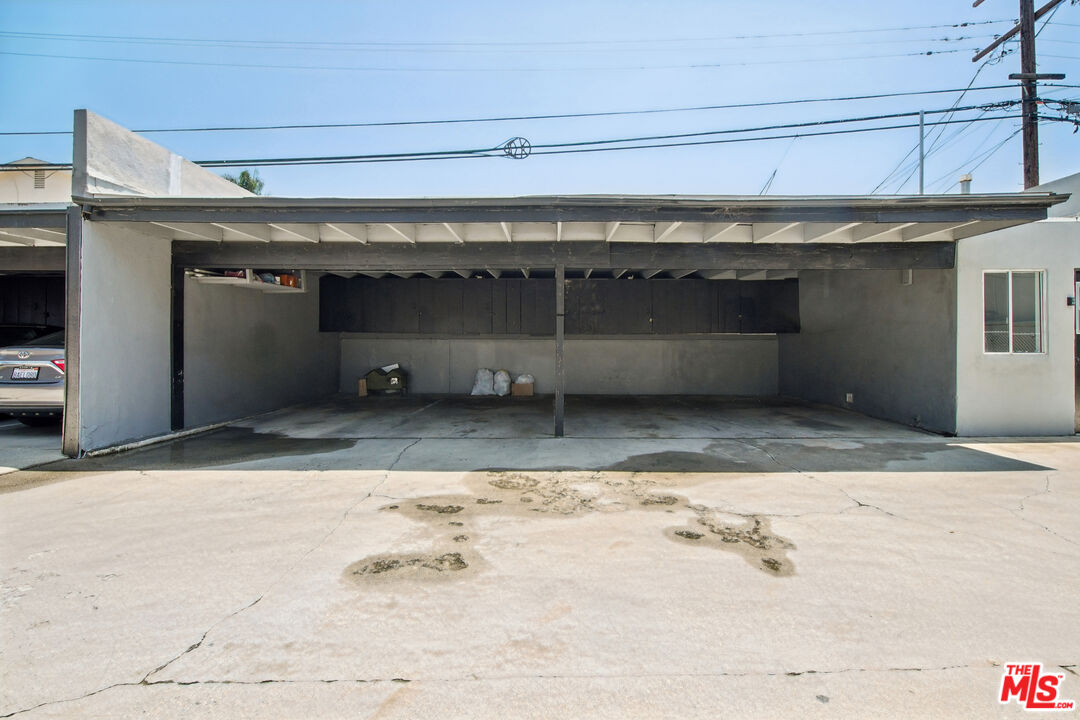 1138 S Sherbourne Dr Unit: 3