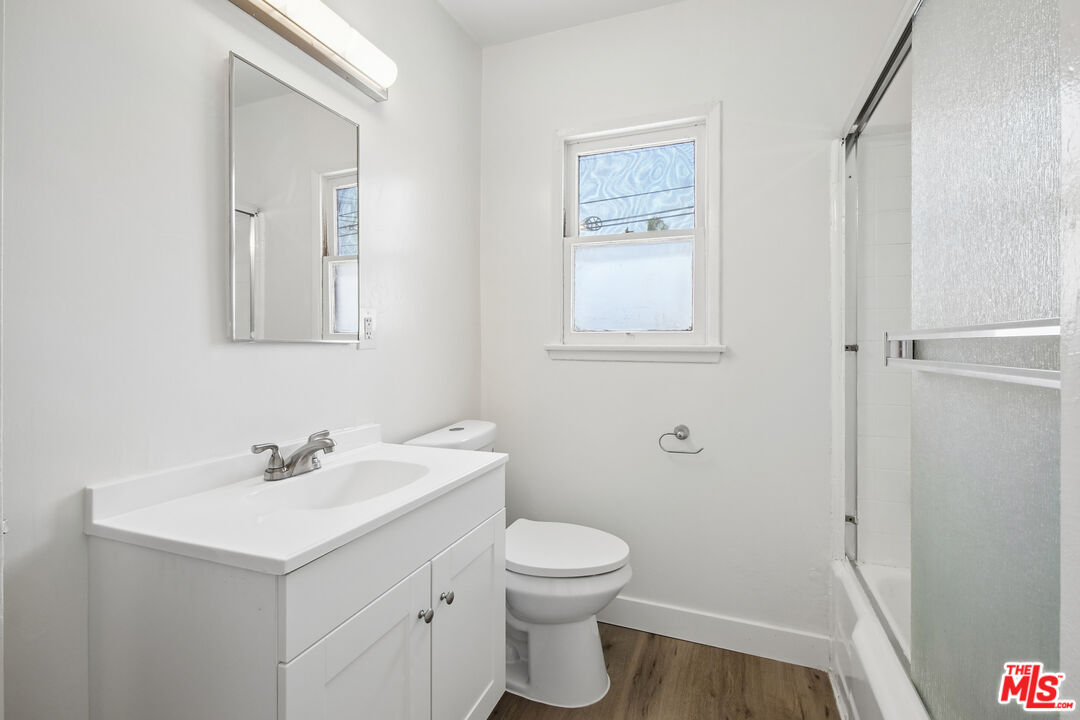 1138 S Sherbourne Dr Unit: 3