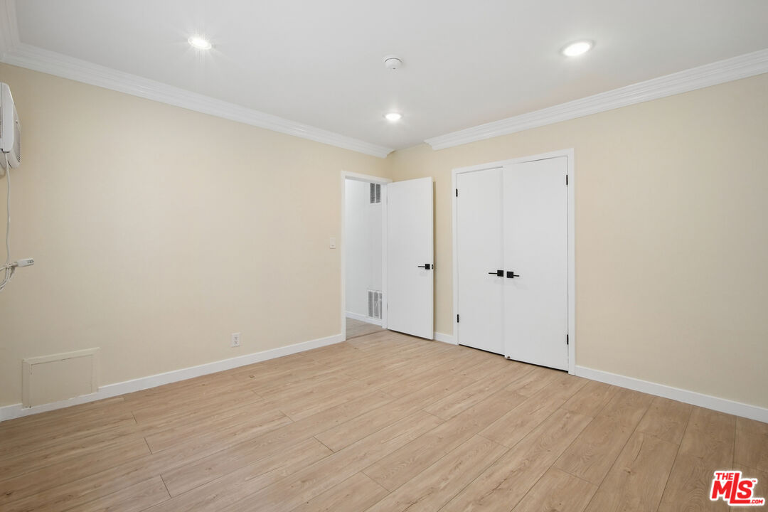 1215 N Hayworth Ave Unit: 206