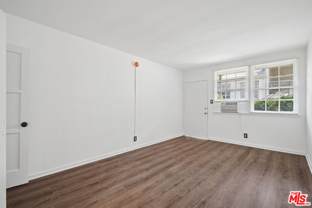 4010 Los Feliz Blvd Blvd Unit: 7
