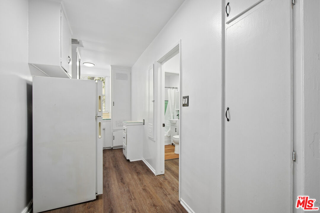 4010 Los Feliz Blvd Blvd Unit: 7
