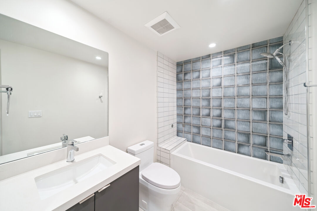 1226 S Bedford St Unit: 103